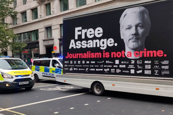 Caso Assange hacer periodismo libre no es un crimen