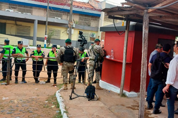 Autoridades de Paraguay toman control de la carcel de Tacumbu 2